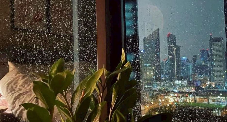 For sale 1 bed condo in Huai Khwang, Bangkok