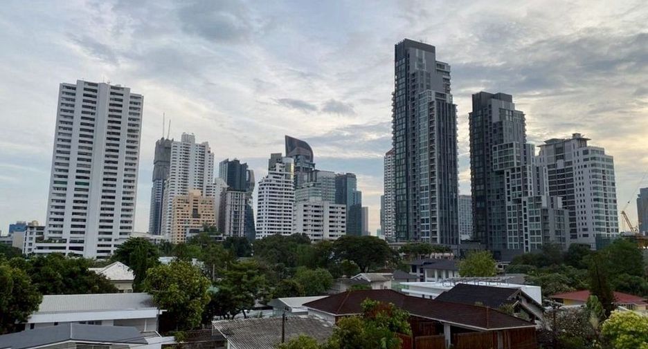 For rent 1 bed condo in Watthana, Bangkok