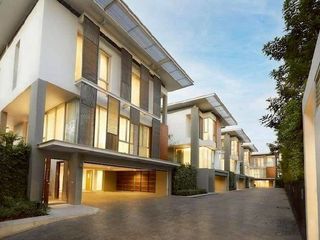 Haus zur Miete mit 3 Zimmer in Watthana, Bangkok
