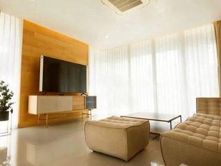 Haus zur Miete mit 3 Zimmer in Watthana, Bangkok