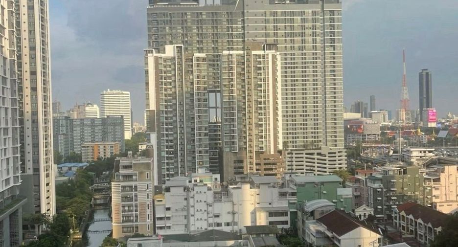For sale 1 bed condo in Huai Khwang, Bangkok