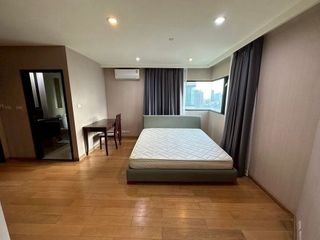 For rent 2 bedrooms condo in Sathon, Bangkok