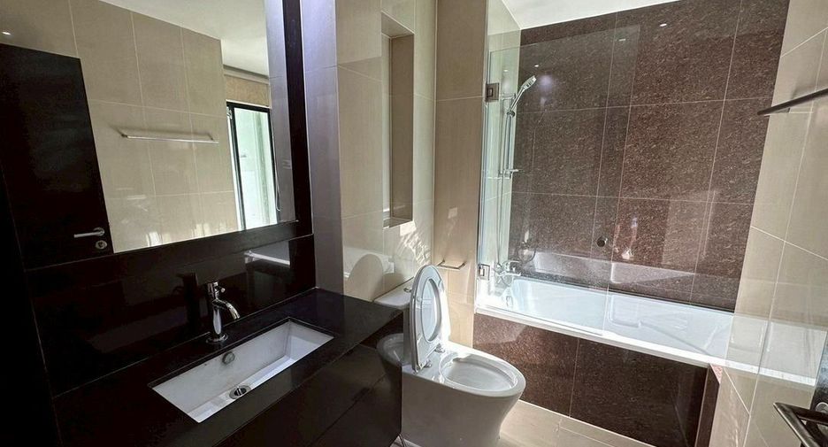 For rent 2 bedrooms condo in Sathon, Bangkok