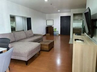 Condo en alquiler y en venta de 3 habitaciones en Huai Khwang, Bangkok