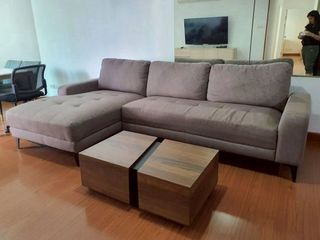 Condo en alquiler y en venta de 3 habitaciones en Huai Khwang, Bangkok