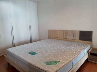 Condo en alquiler y en venta de 3 habitaciones en Huai Khwang, Bangkok