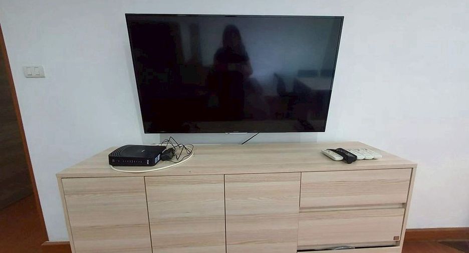 For rent and for sale 3 bedrooms condo in Huai Khwang, Bangkok