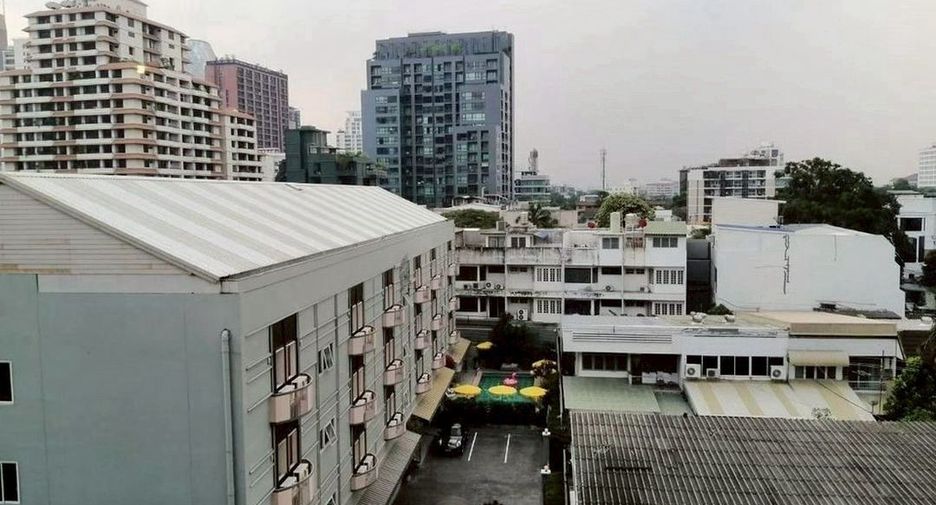 For rent 2 bedrooms condo in Phaya Thai, Bangkok