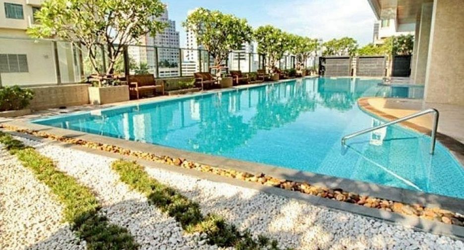 For rent 1 bed condo in Khlong Toei, Bangkok