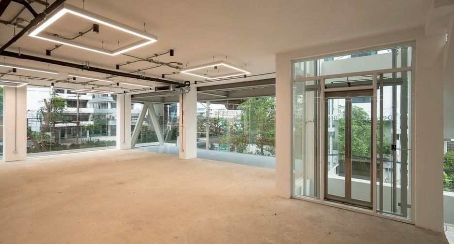 For rent and for sale retail Space in Suan Luang, Bangkok