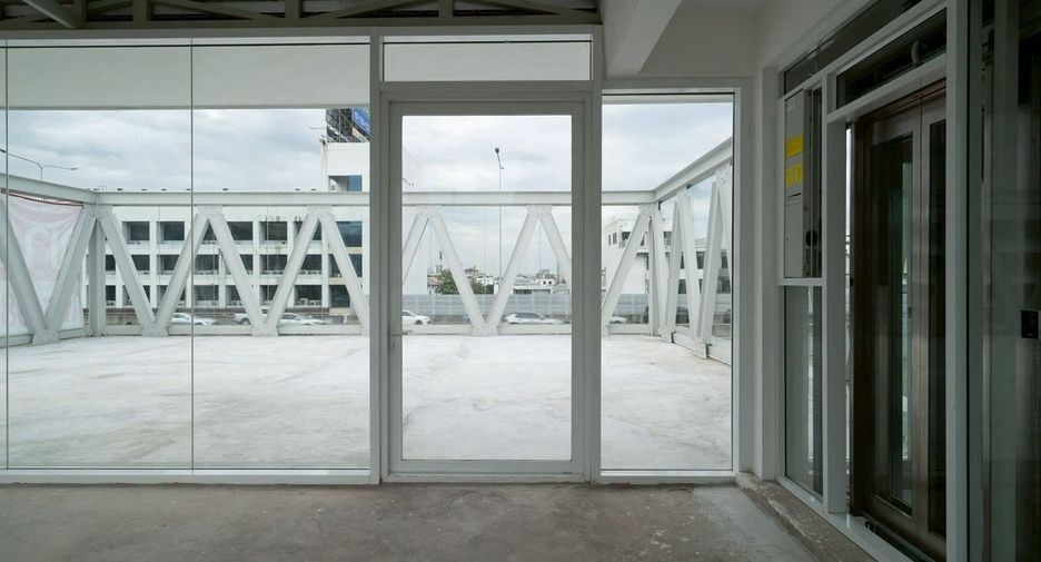 For rent and for sale retail Space in Suan Luang, Bangkok
