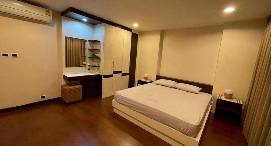 For rent 2 bedrooms condo in Phaya Thai, Bangkok