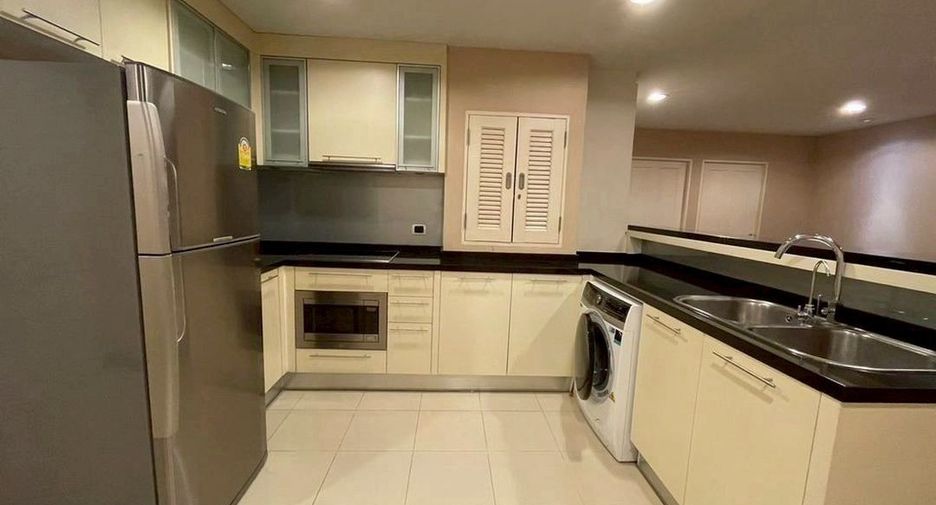For rent 2 bedrooms condo in Phaya Thai, Bangkok