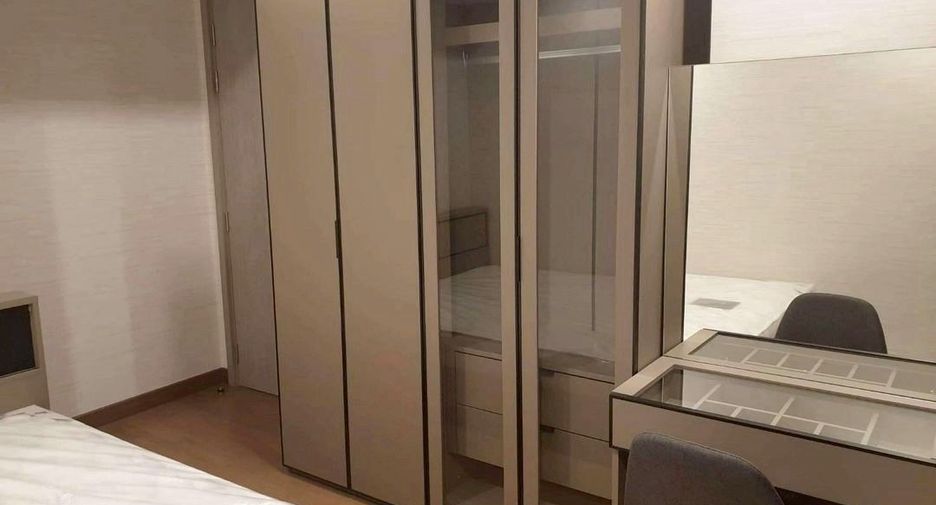 For rent 2 bedrooms condo in Watthana, Bangkok