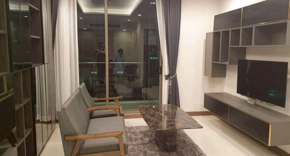 For rent 2 bedrooms condo in Watthana, Bangkok