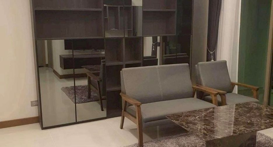 For rent 2 bedrooms condo in Watthana, Bangkok
