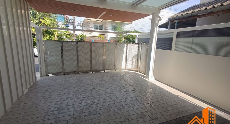 For sale 3 bedrooms retail Space in Bang Phli, Samut Prakan