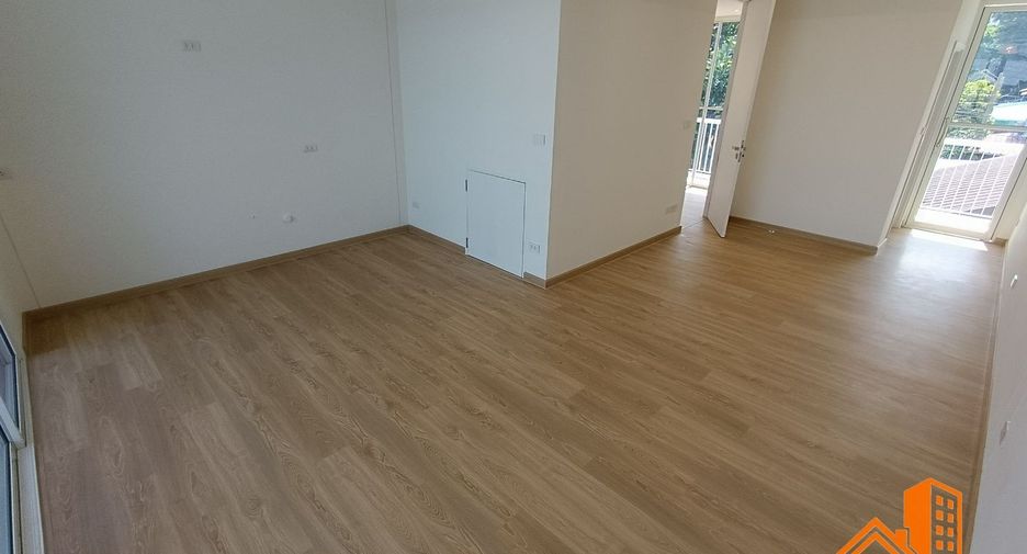 For sale 3 bedrooms retail Space in Bang Phli, Samut Prakan