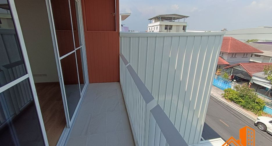 For sale 3 bedrooms retail Space in Bang Phli, Samut Prakan