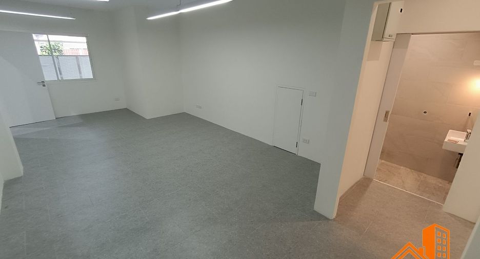 For sale 3 bedrooms retail Space in Bang Phli, Samut Prakan