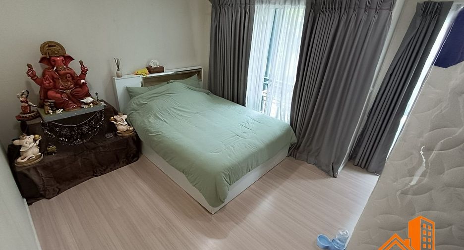 Casa adosada en venta de 3 habitaciones en Lat Phrao, Bangkok