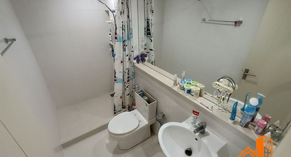 Casa adosada en venta de 3 habitaciones en Lat Phrao, Bangkok