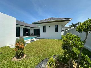 For rent 3 bedrooms villa in Mueang Phuket, Phuket