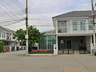 Reihenhaus zur Miete mit 3 Zimmer in Saphan Sung, Bangkok