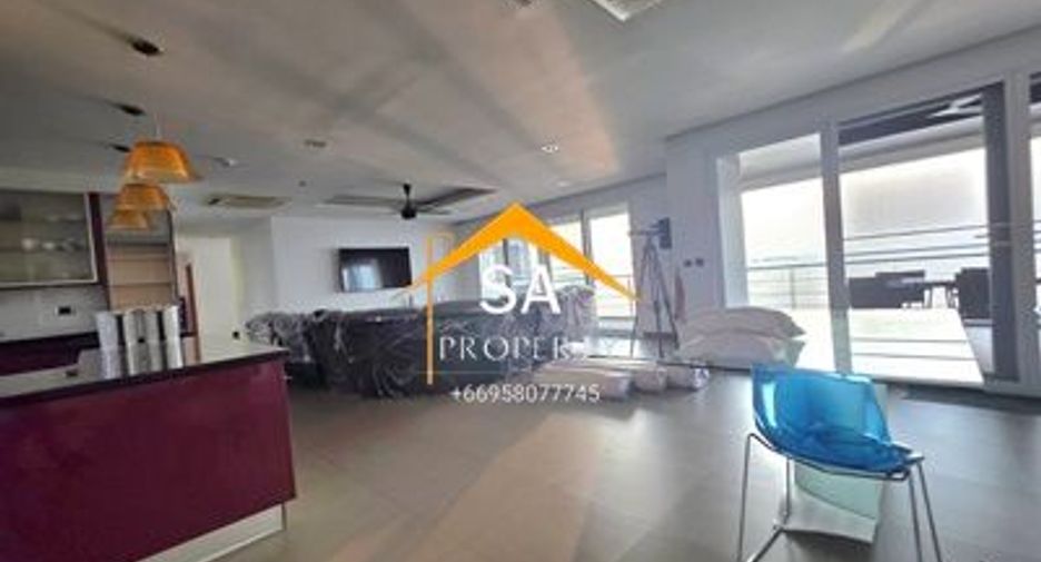 For rent 4 bedrooms condo in North Pattaya, Pattaya