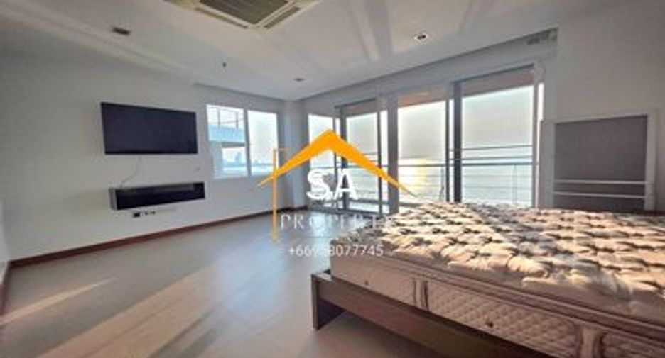 For rent 4 bedrooms condo in North Pattaya, Pattaya