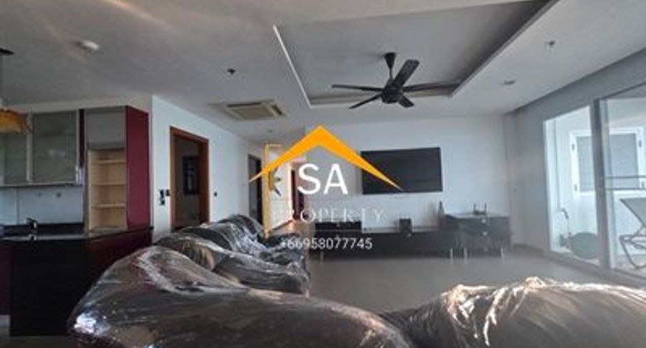 For rent 4 bedrooms condo in North Pattaya, Pattaya