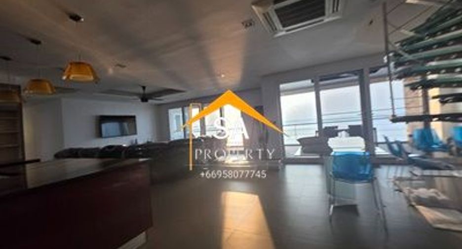 For rent 4 bedrooms condo in North Pattaya, Pattaya