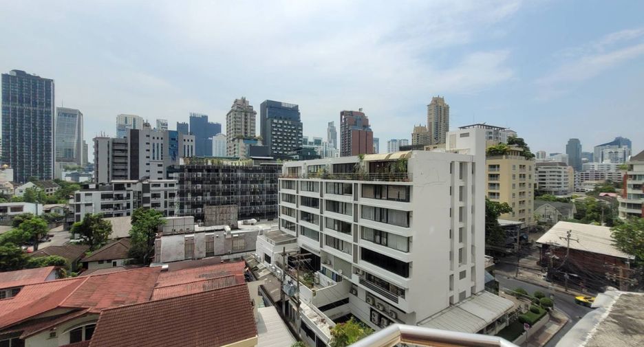 For rent 2 bedrooms condo in Watthana, Bangkok