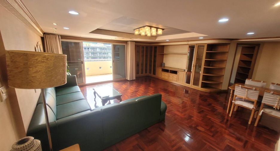 For rent 2 bedrooms condo in Watthana, Bangkok