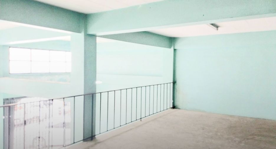 For rent 1 bed retail Space in Huai Khwang, Bangkok