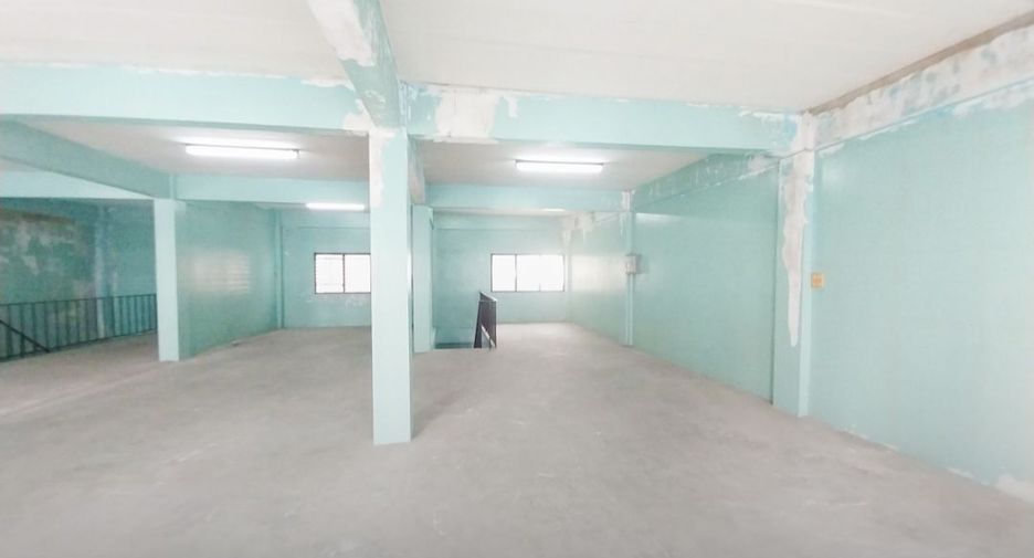 For rent 1 bed retail Space in Huai Khwang, Bangkok
