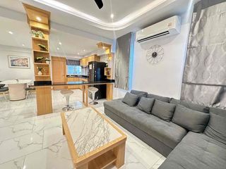 À louer 4 chambres villa à Bang Lamung, Chonburi