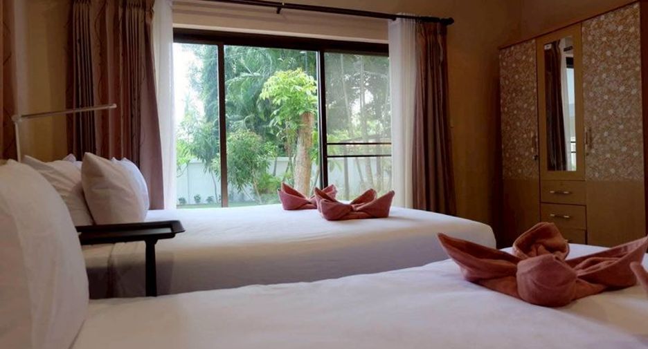 For rent and for sale 4 bedrooms villa in East Pattaya, Pattaya