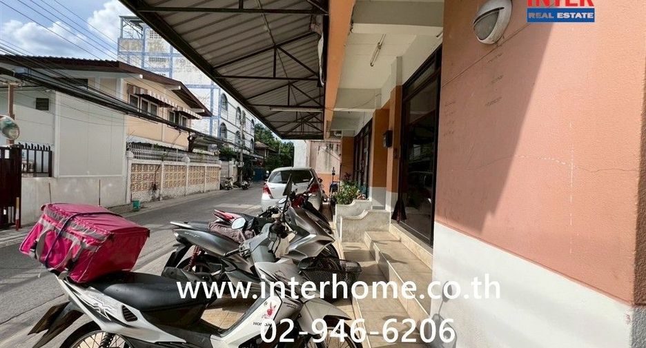 For sale 16 bedrooms apartment in Din Daeng, Bangkok