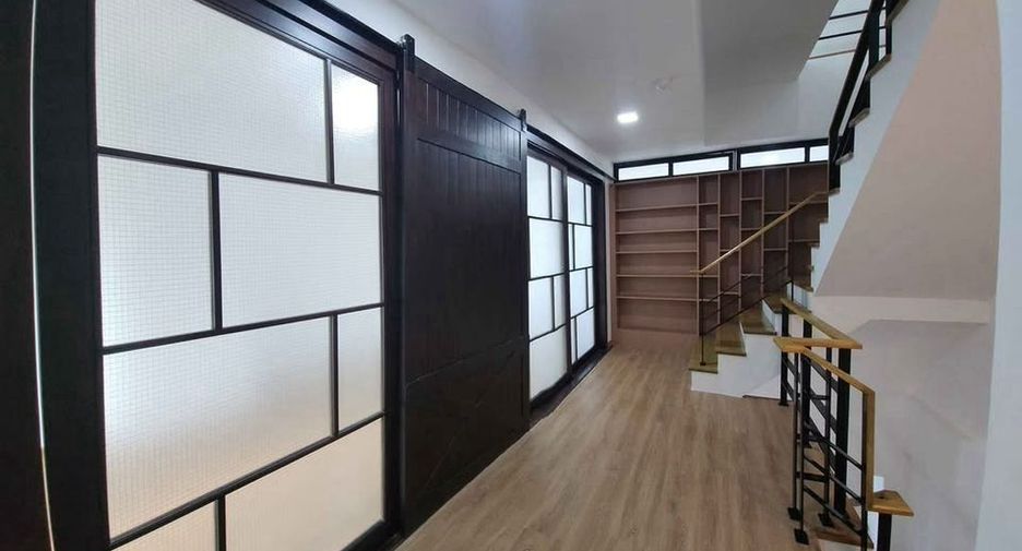 For rent studio townhouse in Prawet, Bangkok