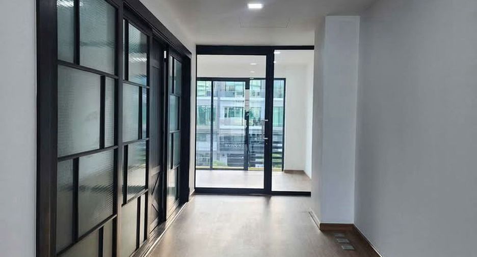 For rent studio townhouse in Prawet, Bangkok