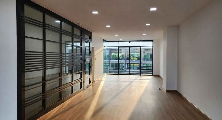 For rent studio townhouse in Prawet, Bangkok