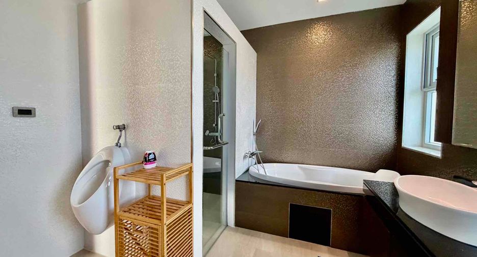For rent 3 ベッドルーム villa in East Pattaya, Pattaya