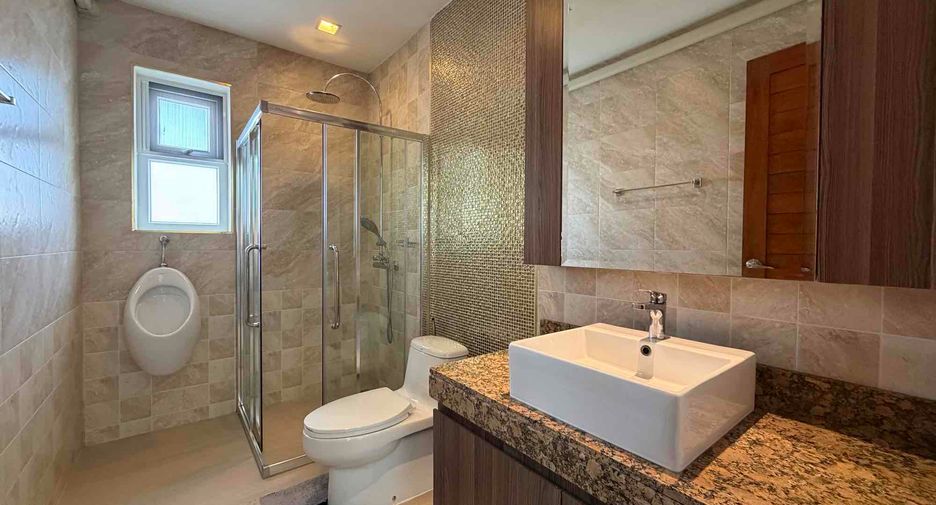 For rent 3 ベッドルーム villa in East Pattaya, Pattaya