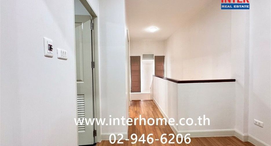 Casa adosada en venta de 3 habitaciones en Lak Si, Bangkok