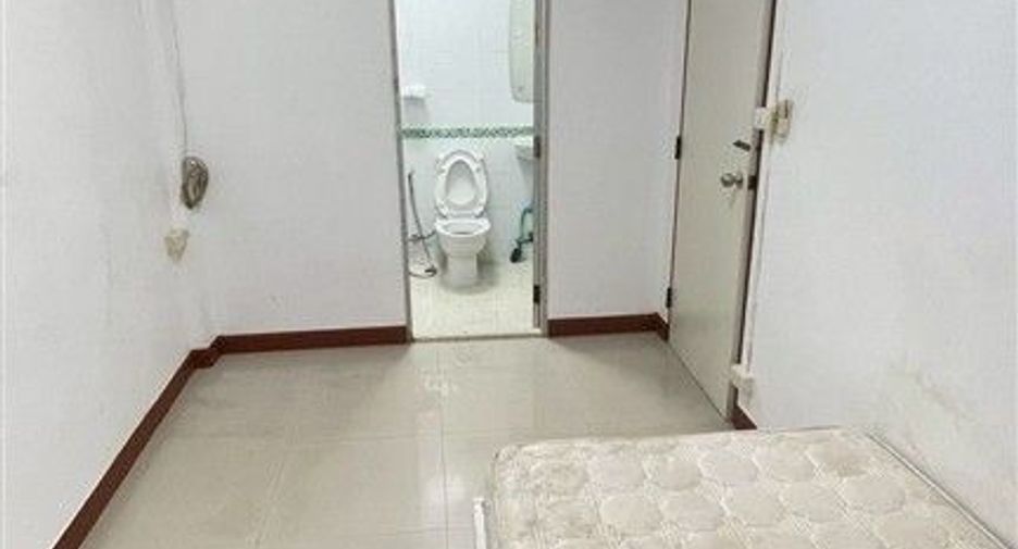 Reihenhaus zum Kauf mit 5 Zimmer in Din Daeng, Bangkok