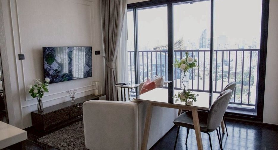 For rent 2 bedrooms condo in Watthana, Bangkok