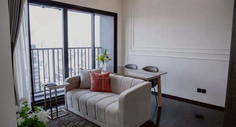 For rent 2 bedrooms condo in Watthana, Bangkok
