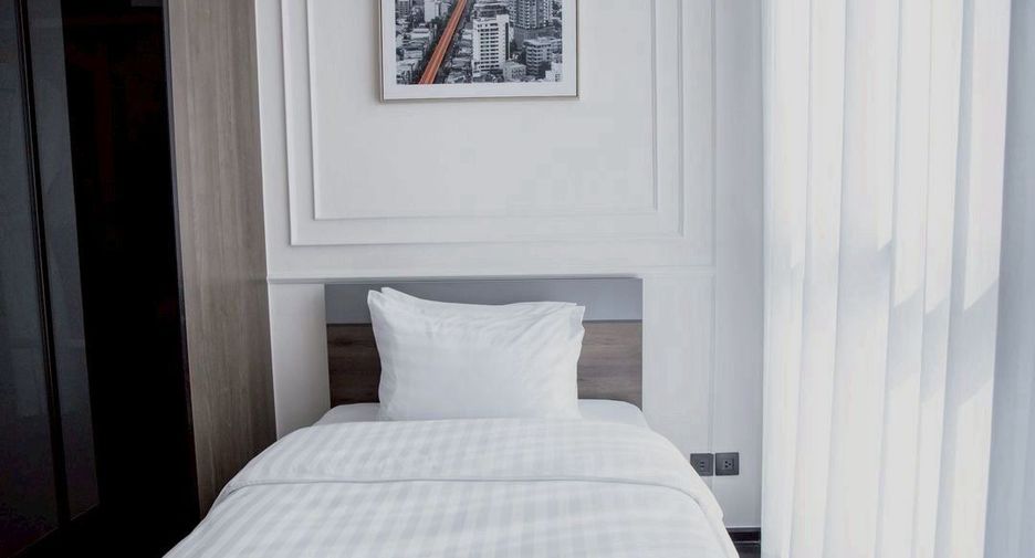 For rent 2 bedrooms condo in Watthana, Bangkok