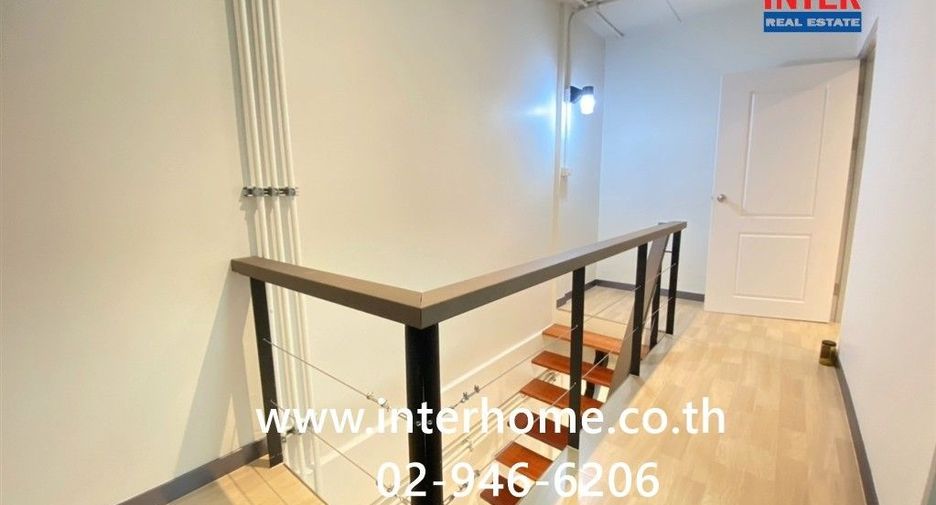 For sale 2 bedrooms townhouse in Khlong Toei, Bangkok